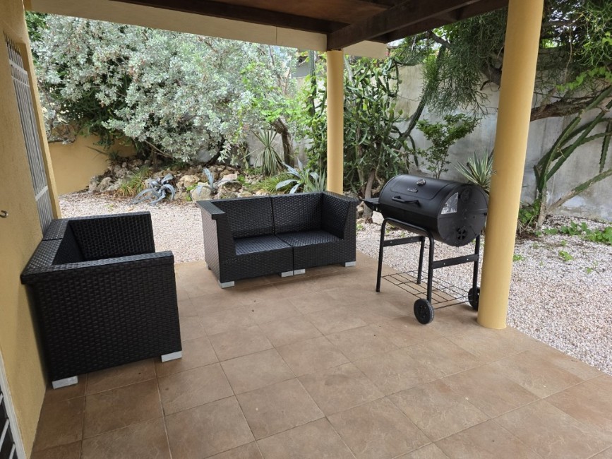 B14 Porch